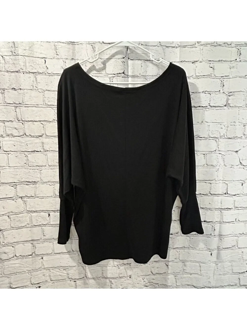 Ladies New with tags long sleeve top Size M - Picture 2 of 3